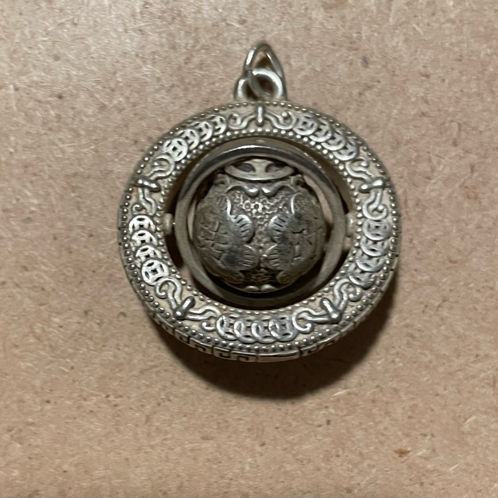 Buddhist Prayer Wheel Double Spinner Pendant - Picture 7 of 8